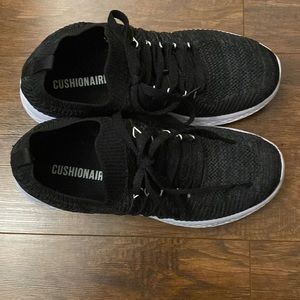 Cushionaire, Very light weight sneaker. Like new.